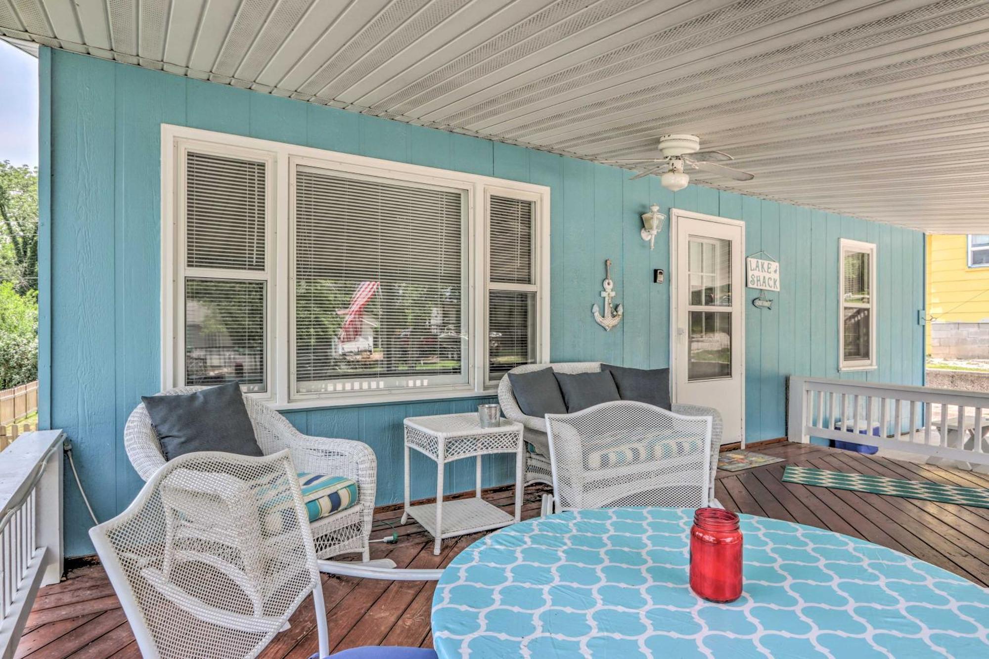 Cheerful Camdenton Cottage Steps To Lake! 외부 사진